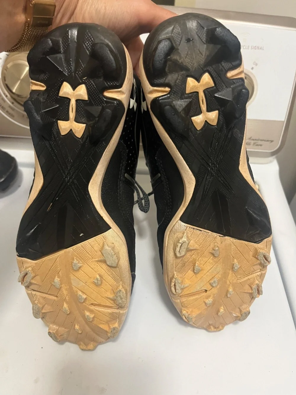 Under Armour Softball Cleats Womens‎ Size 6.5 RM Black Sisterhood Athletics